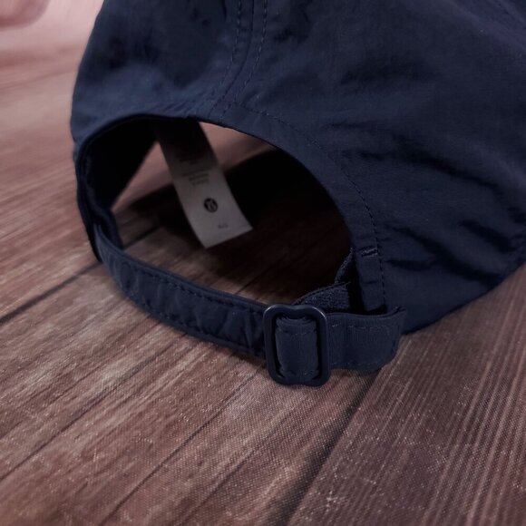 *FLAW READ* Lululemon Womens Baller Hat Logo Patch Navy Blue Fits Small - Picture 14 of 16